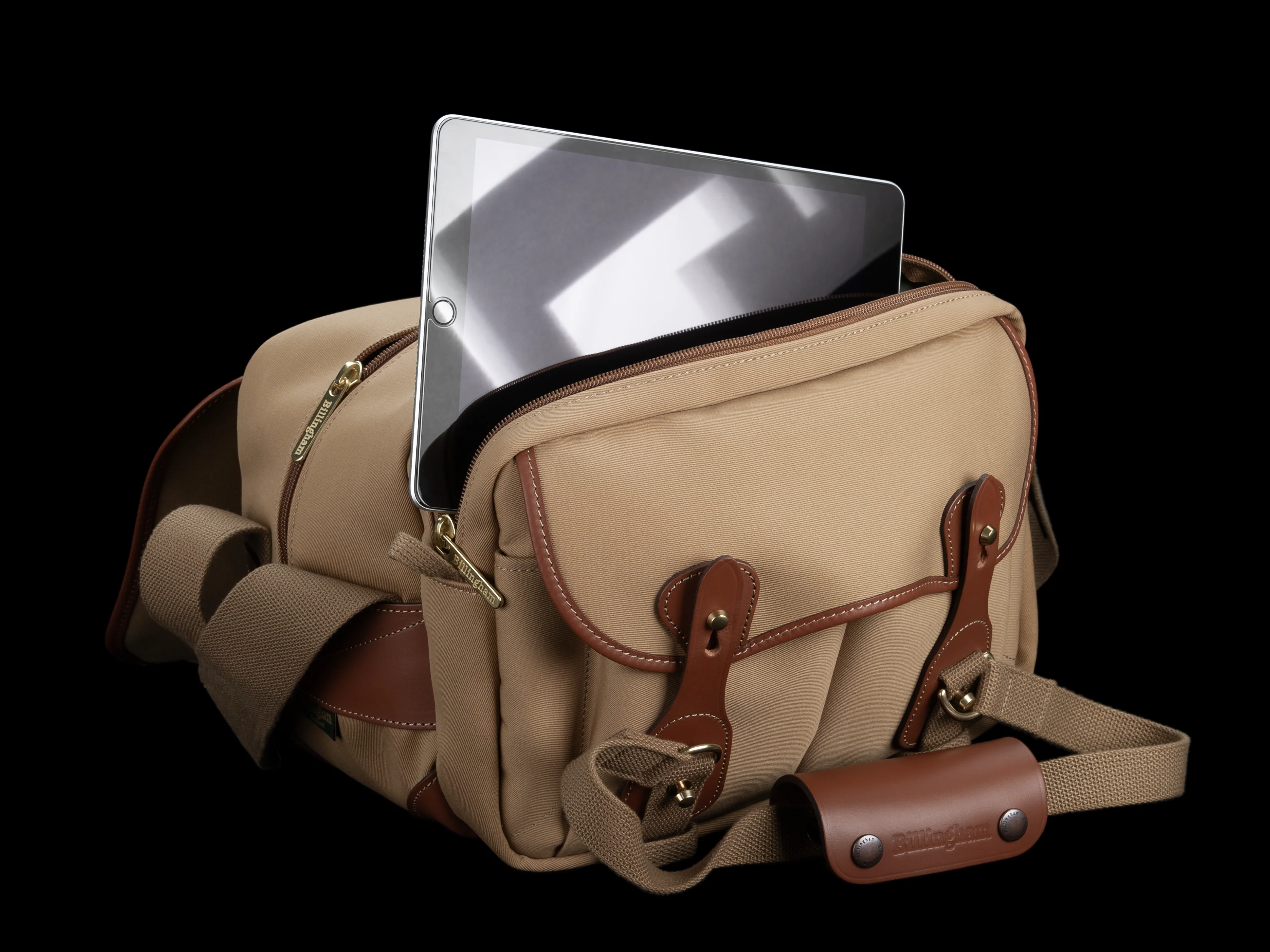 225 MKII Camera/Tablet Bag - Image 18